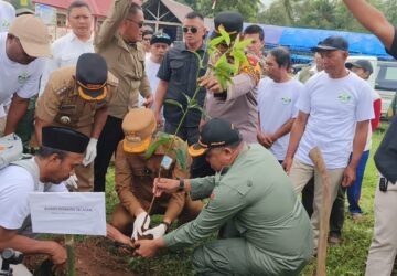 Bupati Irham Kalenggo Pimpin Deklarasi Peduli Lingkungan, Ajak Masyarakat Jaga Alam untuk Generasi Mendatang