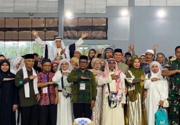 Bupati Konawe Selatan Sambut Kepulangan Jemaah Haji, Sampaikan Duka atas Wafatnya Satu Jemaah di Tanah Suci
