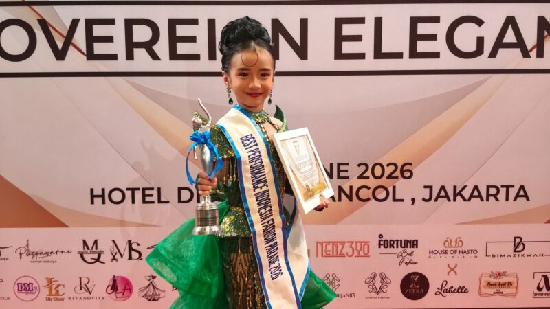 Harumkan Nama Sulawesi Tenggara, Ayesha Balqis Shafiyyah Chandra Raih Gelar The Best Performance di Indonesia Fashion Parade 2026