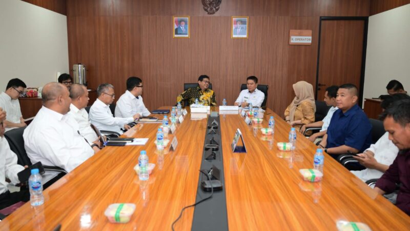 Bupati Irham Kalenggo Jemput Dukungan Kementerian untuk Percepat Pembangunan Transmigrasi Konsel